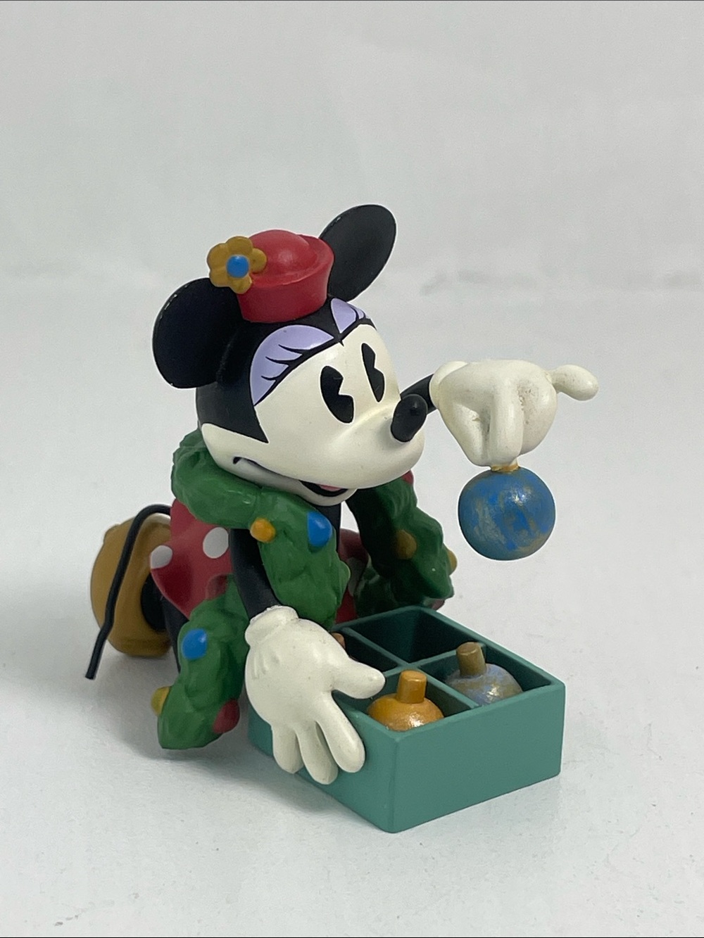 Minnie Mouse 1999 Hallmark Disney Ornament *no box *